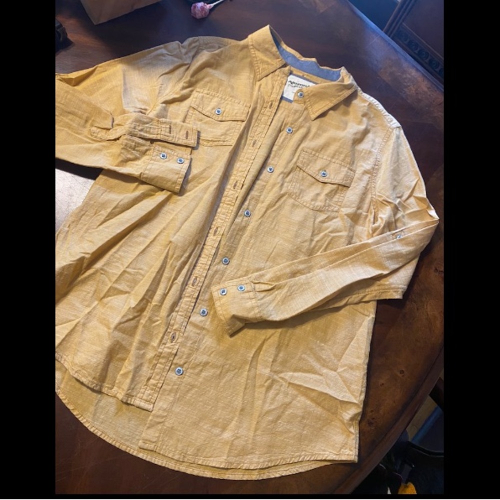 Arizona Jean Company Men's Yellow Button-Down Casual Shirt